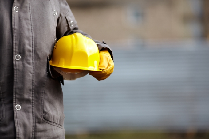 Sicurezza nelle pulizie in quota per uffici